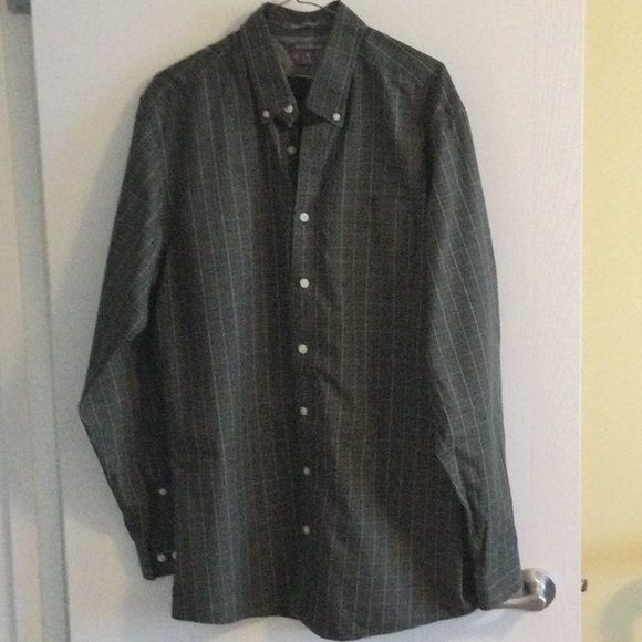 3/$20 item - Men’s Relaxed Fit Oxford Shirt - Picture 3 of 9